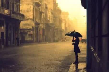 雨夜的浪漫萨克斯简谱 雨夜的浪漫 萨克斯 萨克斯金曲《雨夜的浪漫》，唯美入心