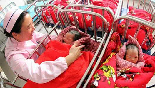 南疆早婚34岁当奶奶 《30岁前别结婚》书评–早婚有风险，结婚需谨慎