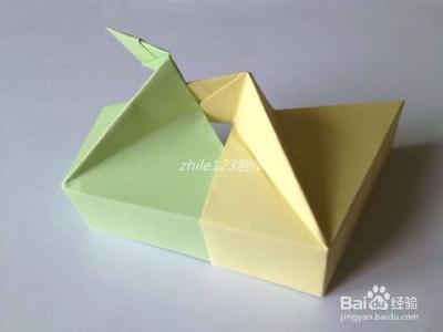 礼品盒的折法 巧手折礼盒——几种四角礼品盒盒盖的折纸方法