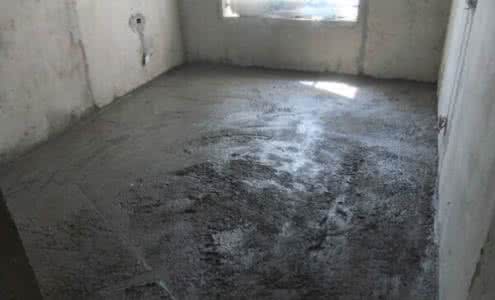 水泥地面起灰简单办法 最简单的水泥地面找平 地面找平的施工方法
