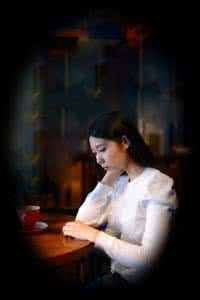 岁月神偷表达什么情感 轻倚岁月,抒一纸缘香【情感美文】