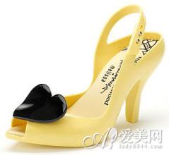 鞋怎么除臭 果冻鞋怎么除臭