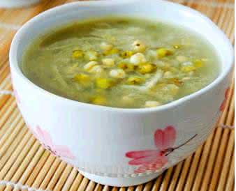 薏仁绿豆汤 薏仁绿豆汤 男性多喝薏仁绿豆汤可以减肥吗？