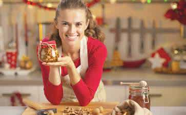 小心机坚果 女性吃坚果要注意 小心致癌