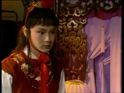 贾母喜欢黛玉还是宝钗 比比看，少女黛玉和熟女宝钗谁更得贾母欢心