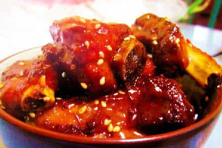 家常菜糖醋排骨 酸甜醇香的经典家常菜--糖醋排骨