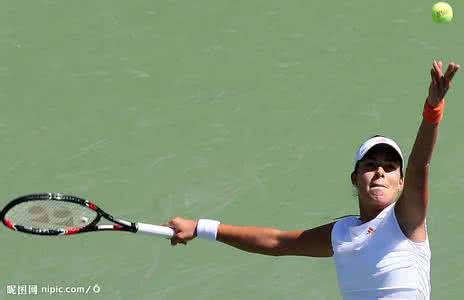 网球运动 网球运动 为什么初学者经常抛不准球