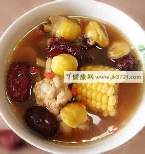 红枣枸杞煲鸡汤 红枣栗子煲鸡汤的做法 红枣栗子枸杞煲鸡汤的做法