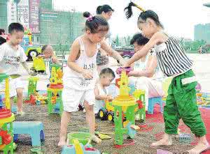 孩子一起玩耍受伤案例 多让孩子和同伴一起玩耍