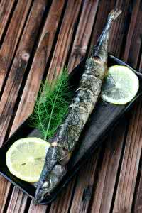 【茴香烤秋刀鱼】日式美味烤秋刀鱼经典再现