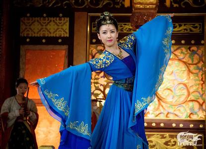 奇幻壁纸 蝶舞 绝对惊艳 绝对惊艳 三款奇幻壁纸让你的儿童房萌萌哒