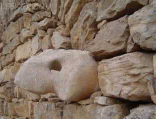 废都物语四块石头 四块石头的故事对我们的启迪