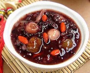 如何补足气血 五营养粥加八美食 补足气血养出桃花面色