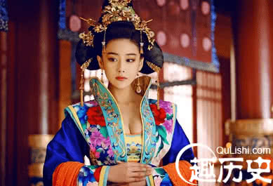 女性不能穿暴露衣服 唐朝女性的衣服有多暴露:大唐女子如何武装胸器的