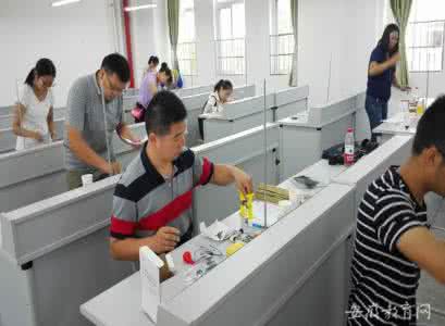 初中物理实验教学计划 初中物理教学中发挥实验的教学功能