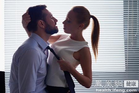 应不应该看伴侣的手机 伴侣间应该有秘密吗？