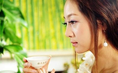 白茶什么季节喝最好 白茶什么季节喝对身体最好_和茶网