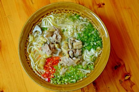 饭店招牌菜做法大全 饭店鸡汤面的做法大全 鸡汤面的做法