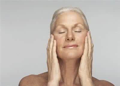 老年斑的消除方法 老年斑的消除方法 2类老年斑的消除方法