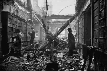 未知世界 书是他们通往未知世界的船票,抵御外界庸俗的城墙。| 单读