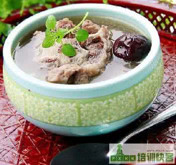 当归牛尾汤 当归牛尾番茄补肾汤----给家人补肾的好汤【厨屋飘香】