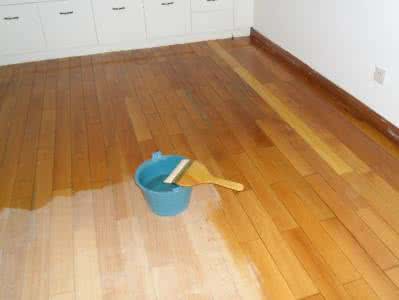 东莞地板翻新打蜡 地板“翻新”三大注意事项