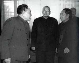 令人作呕的伟大领袖 胡耀邦平反冤案：敢于触犯“伟大领袖”