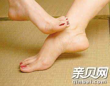 婴儿搓脚怎么回事 最省事减肥法:每天搓脚2分钟月瘦10斤