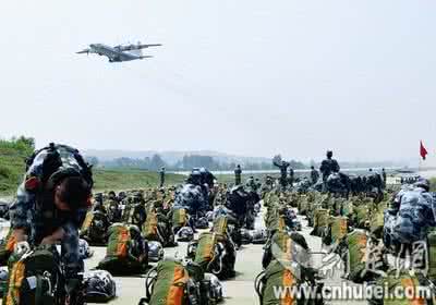 星船伞兵 “90后”伞兵诞生记