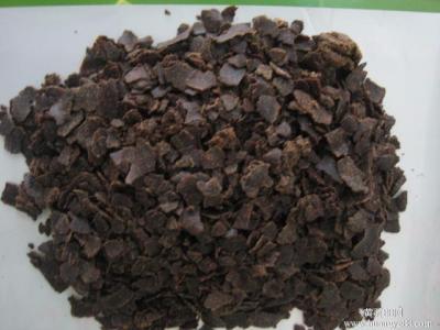中草药茶麸养发 茶麸皂角—古老秘方中草药洗发成为新时尚。