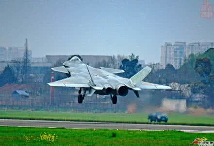 ac313试飞成功 解放军轰-10试飞成功 15亿美元初见成效