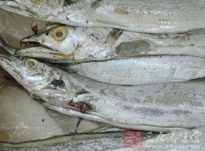 带鱼寄生虫 每条带鱼肚里都有这种寄生虫