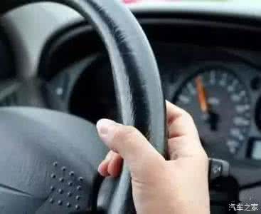 开车踩刹车技巧 原来老司机都是这么踩刹车，难怪他们开车省油又安全！