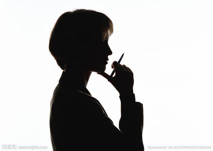 没有人会让你输 没有人可以赢得世界，但是大部分人都是输给了自己