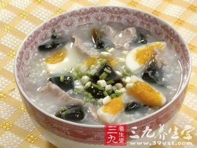 卖早餐皮蛋瘦肉粥技巧 15分钟即成的皮蛋瘦肉粥,早餐好选择