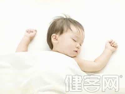 孩子趴着睡觉好吗 研究发现：孩子趴着睡对智力发育好