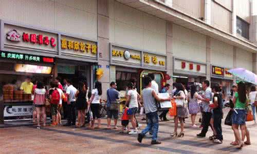深圳小吃店转让 美食探密:深圳超人气排队小吃店