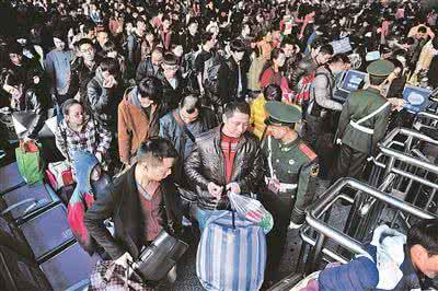 春运抢票全攻略 春运首日38万人乘火车离京 春运健康回家全攻略