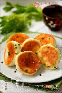 水煎包 三鲜水煎包和蒸包，你更喜欢哪个？