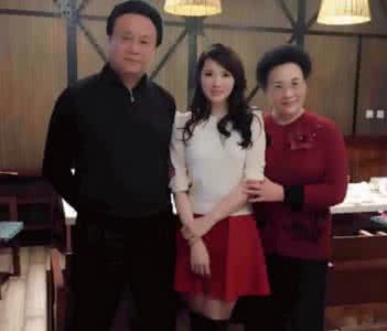 伊能静向婆婆撒娇诉苦 伊能静陪婆婆逛街 陪婆婆过“母亲节”