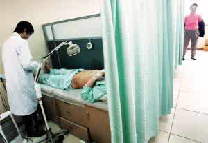 体检勃起尴尬图片 男孩体检勃起尴尬 据说养男孩都逃不开这些尴尬,有时真想他变成女孩