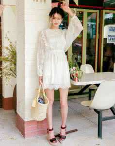 连衣裙搭配什么鞋子 秋季连衣裙搭配鞋子 秋季连衣裙怎样搭配鞋子