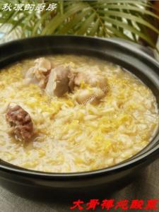 酸菜猪肉炖粉条 猪肉炖酸菜 这样炖味道很棒