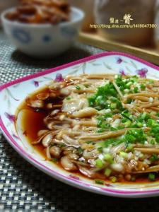 蒜蓉金针菇清蒸做法 微波炉蒜蓉蒸金针菇的做法6P