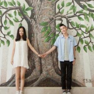 追梦少年 追梦少年 我们都忘了，妈妈也曾是少女，爸爸也曾是追梦的少年