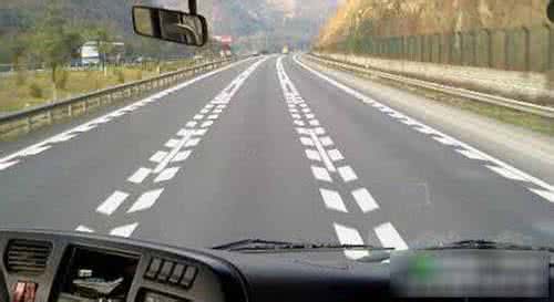 高速公路各种标线图解 高速上这6种特有的标线一定要记牢 忽视它扣分罚钱太冤枉