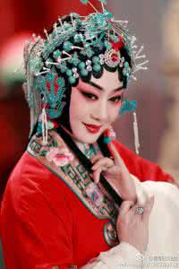 李胜素梅派唱腔专辑 【虾米播放器】李胜素 梅派唱腔专辑（五十段京剧名曲）