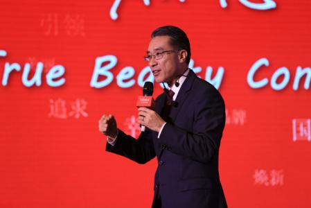 上海家化谢文坚 上海家化谢文坚 谢文坚辞去上海家化一切职务，或因双11赞助失利？