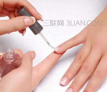 指甲营养油有用吗 指甲营养油 指甲营养油对指甲有用吗