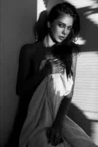 光影密室逃脱 模特写真 黑白肖像演绎“逃脱光影”